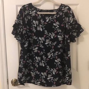 Lane Bryant plus size 18 dark blue floral flutter sleeve top